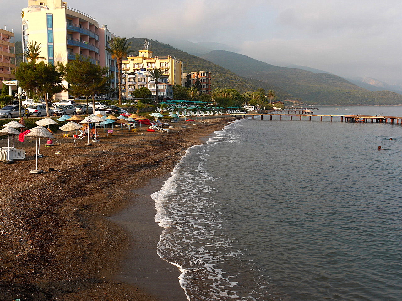  the beach hotels in G